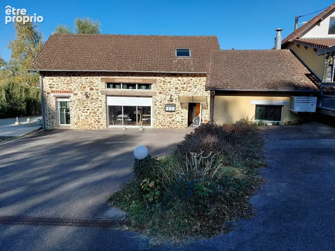 Maison à SAINT-YRIEIX-LA-PERCHE