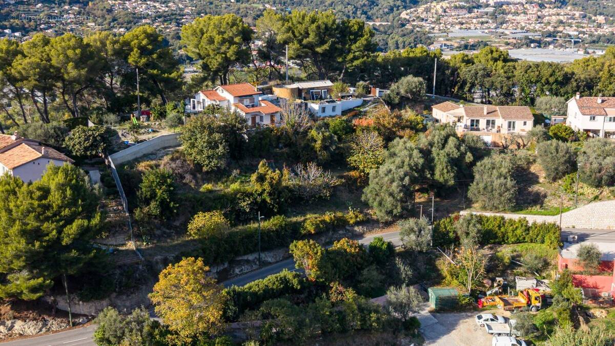 Terrain à NICE