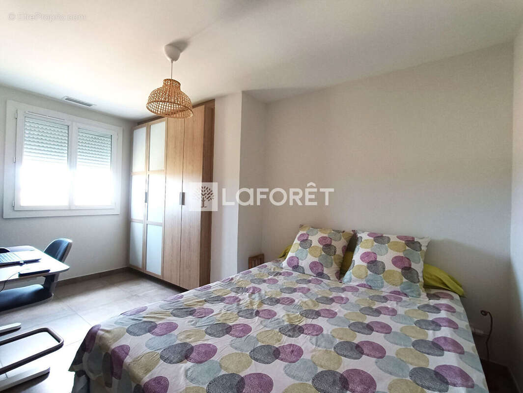 Maison à SAINT-LAURENT-DE-LA-SALANQUE