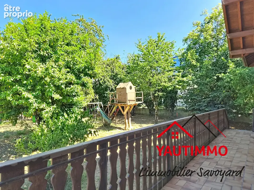 CRANVES-SALES   Maison 243 m2   Terrain 860 m2   5 chambres   Possibilité 2 appartements   Grand garage - photo 12