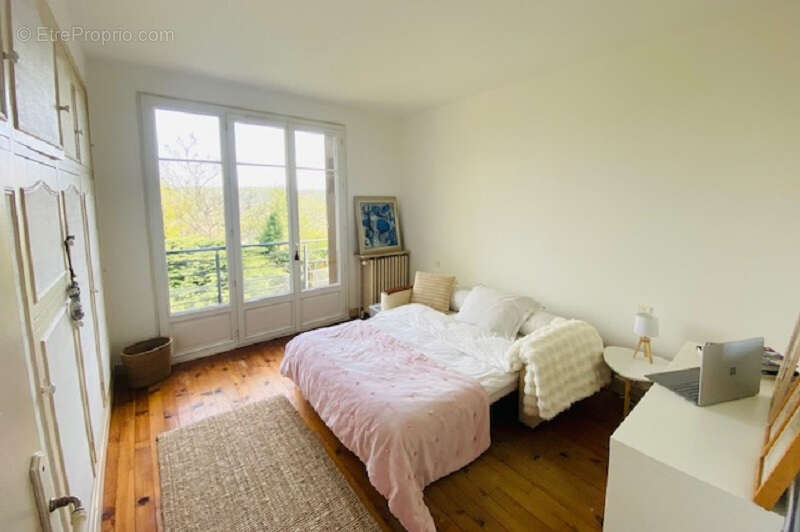 Maison à BURES-SUR-YVETTE