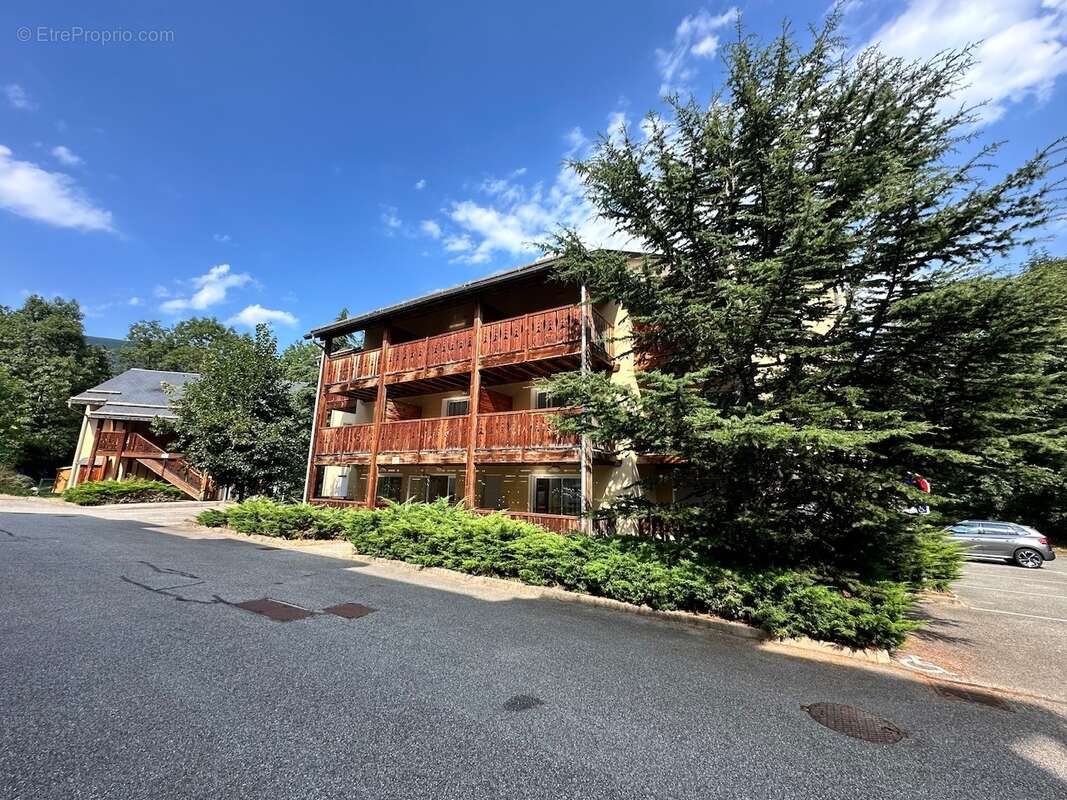   - Appartement à AX-LES-THERMES