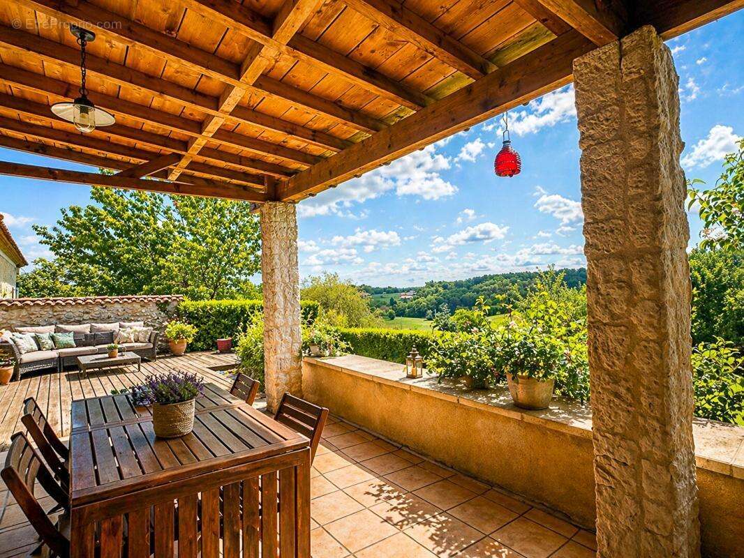 A vendre, superbe propriété en pierre de 245 m² habitable située à BUSSAC 24350 - photo 15