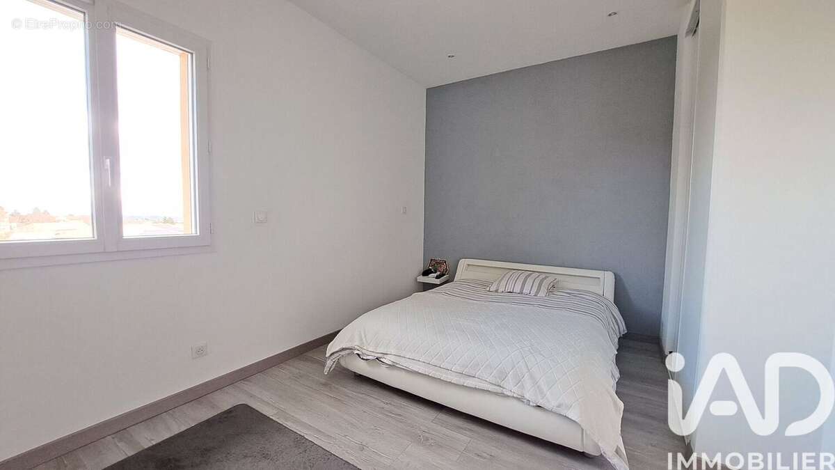 Maison 96 m² à Eclassan  - photo 8