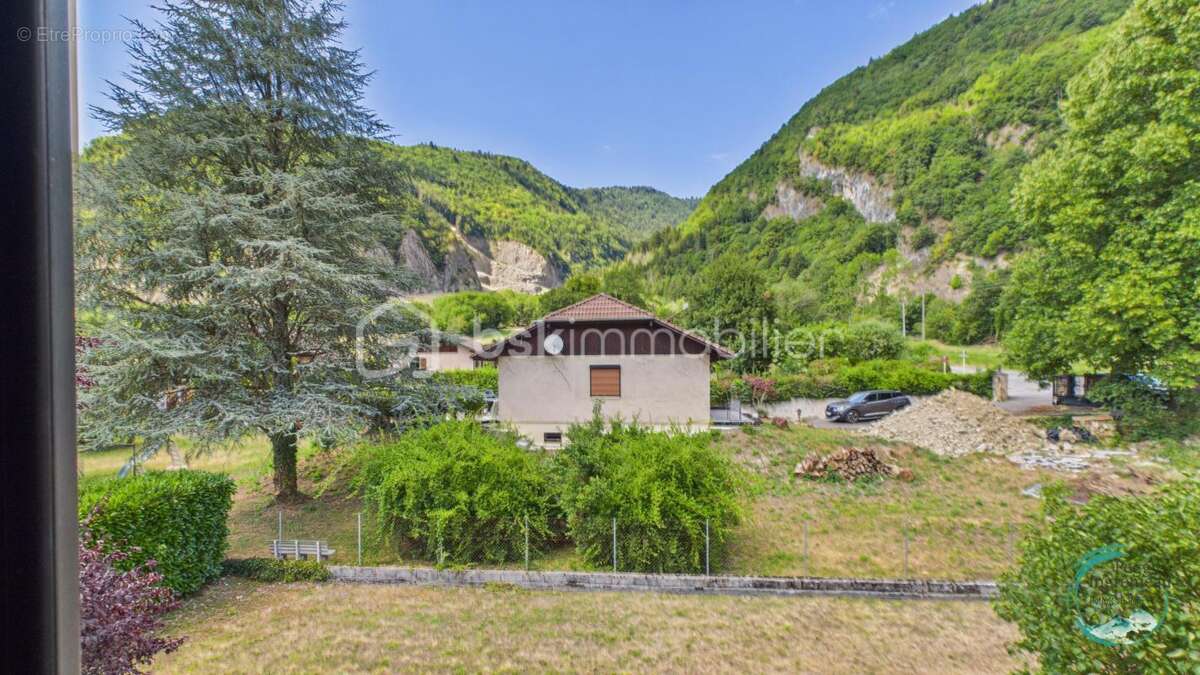 Appartement T3 avec jardin de 480 m² privatif et combles aménageables – La Tour - photo 11