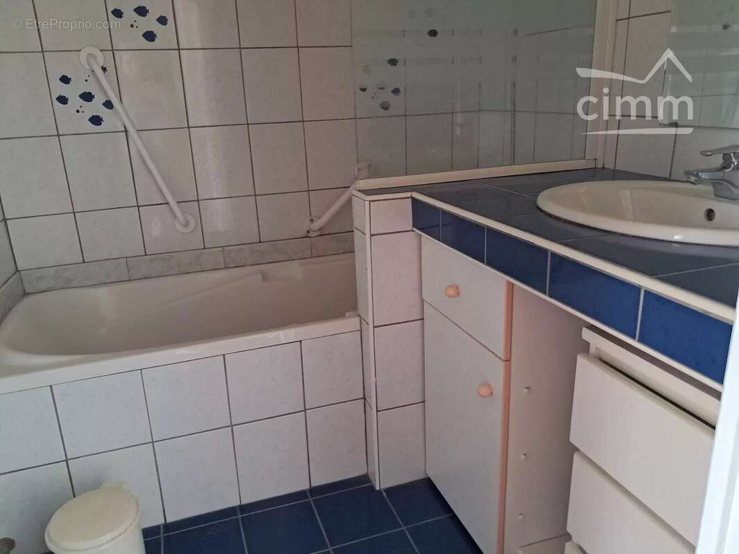 a vendre maison de village rénovée avec grande cour - photo 8