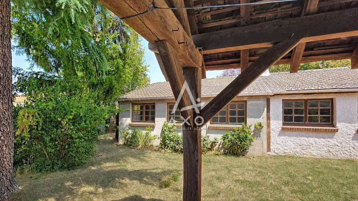 A Vendre à AMILLY  Maison de charme avec séjour cathédrale et dépendance de plus de 70 m² - photo 20