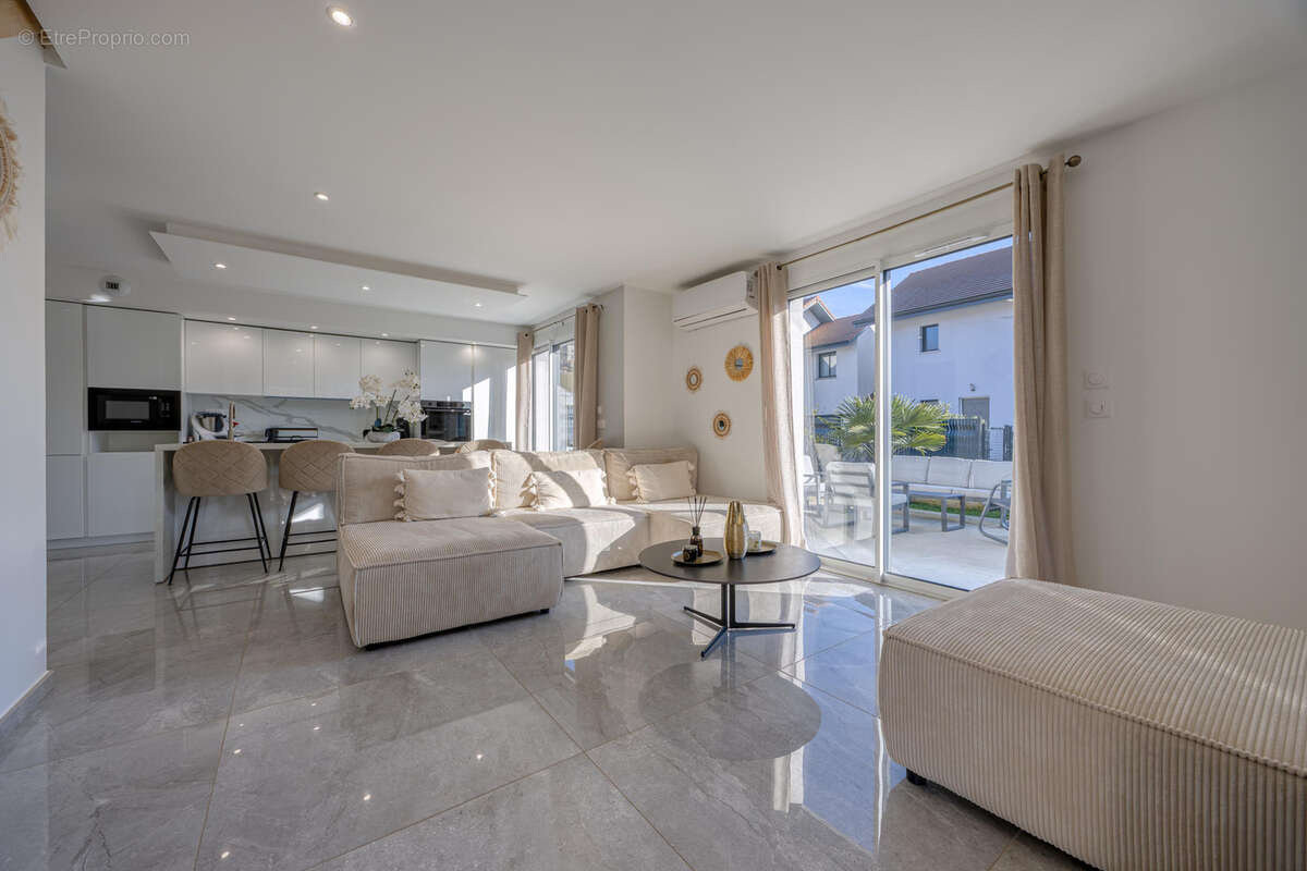 Maison à BRISON-SAINT-INNOCENT