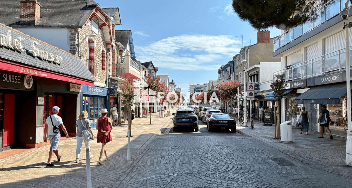 La baule - studio a renover au coeur de la station - photo 9