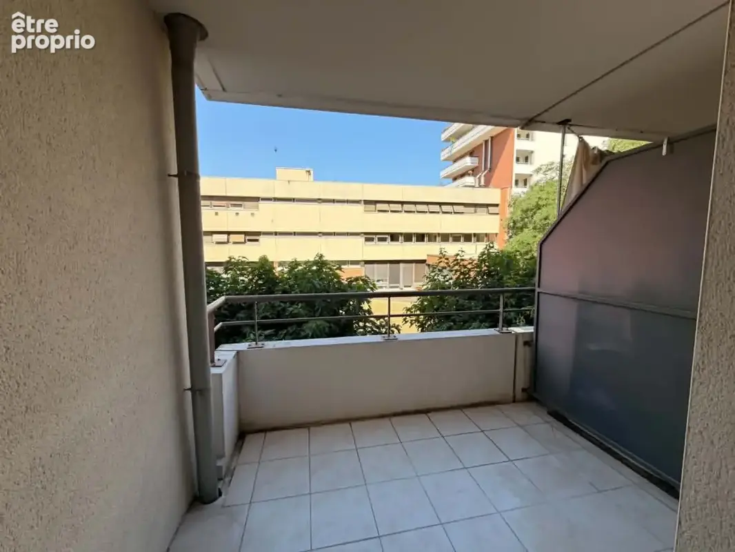 T1 bis rénové de 34 m2 avec terrasse et parking — Toulouse Côte Pavée - Port Saint Sauveur - photo 8