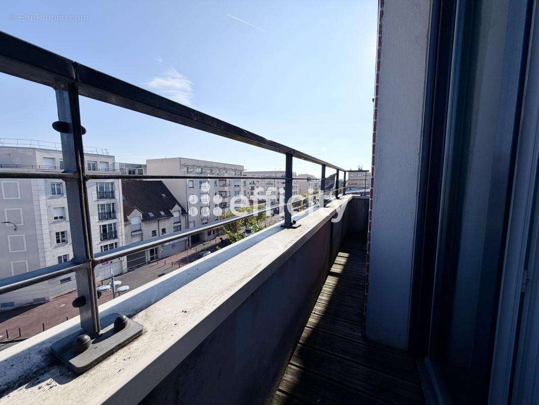 Appartement à CHILLY-MAZARIN