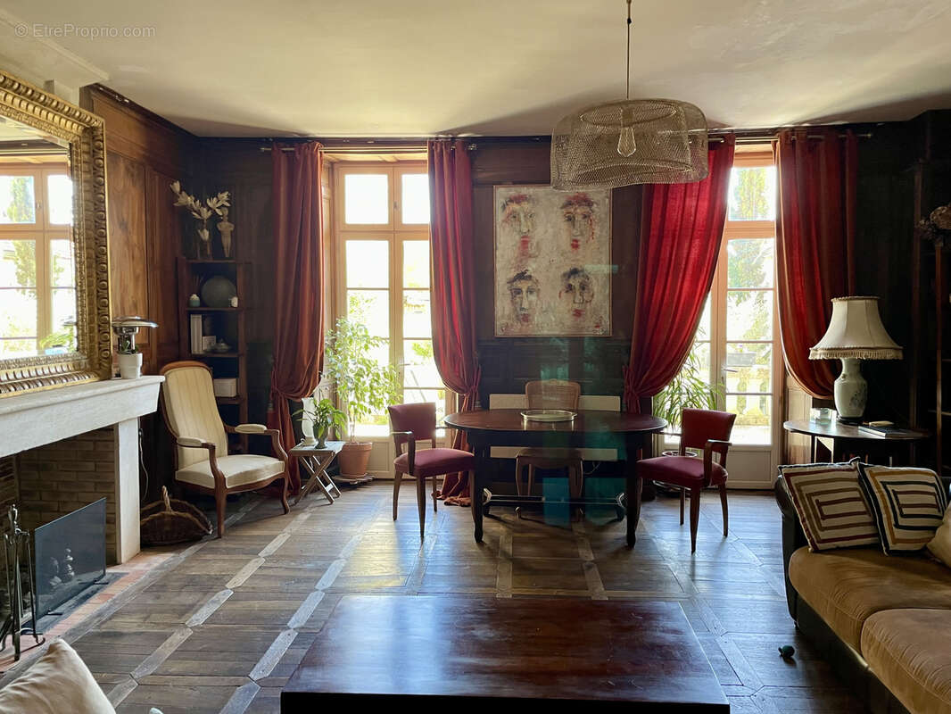 Maison à CHATEAUNEUF-SUR-CHARENTE