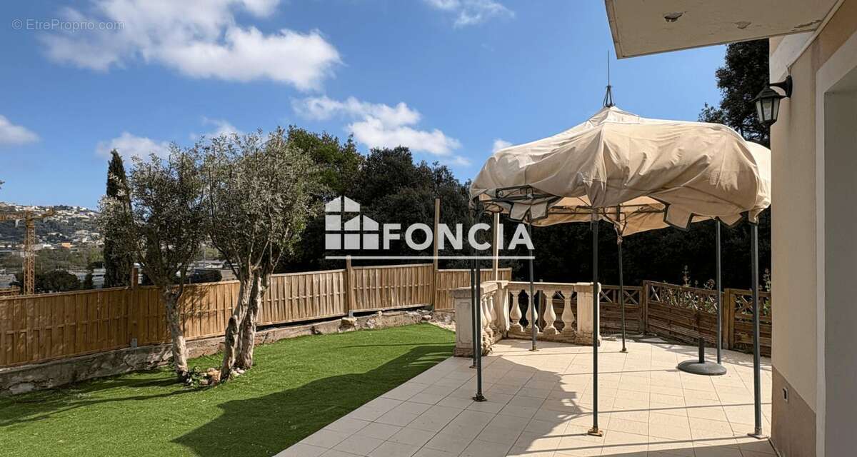 Maison à SAINT-LAURENT-DU-VAR