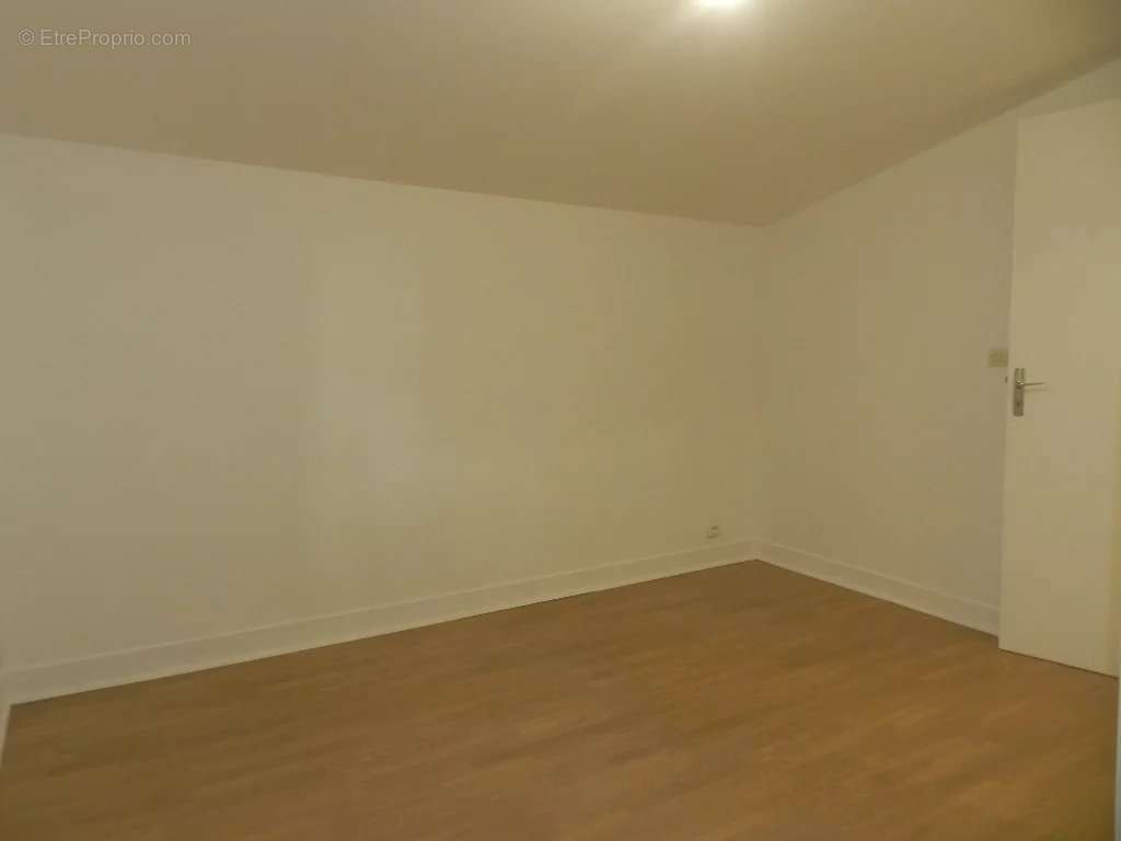 Maison à SAINT-PIERRE-SUR-DIVES