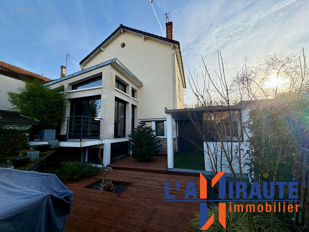 Maison à SARTROUVILLE