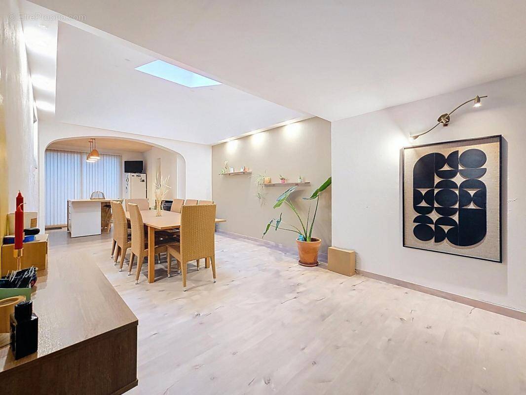 Maison à LES LANDES-GENUSSON