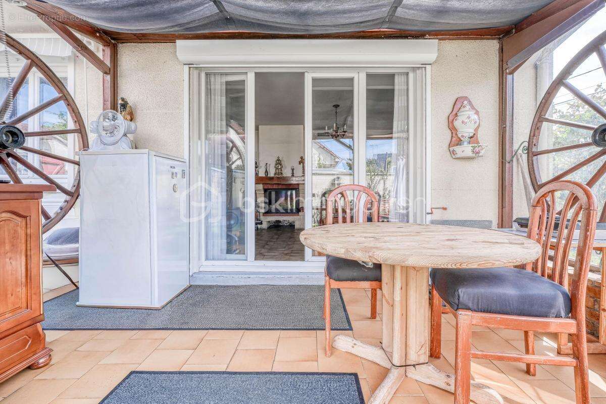 Maison familiale de type Phenix avec jardin - photo 9