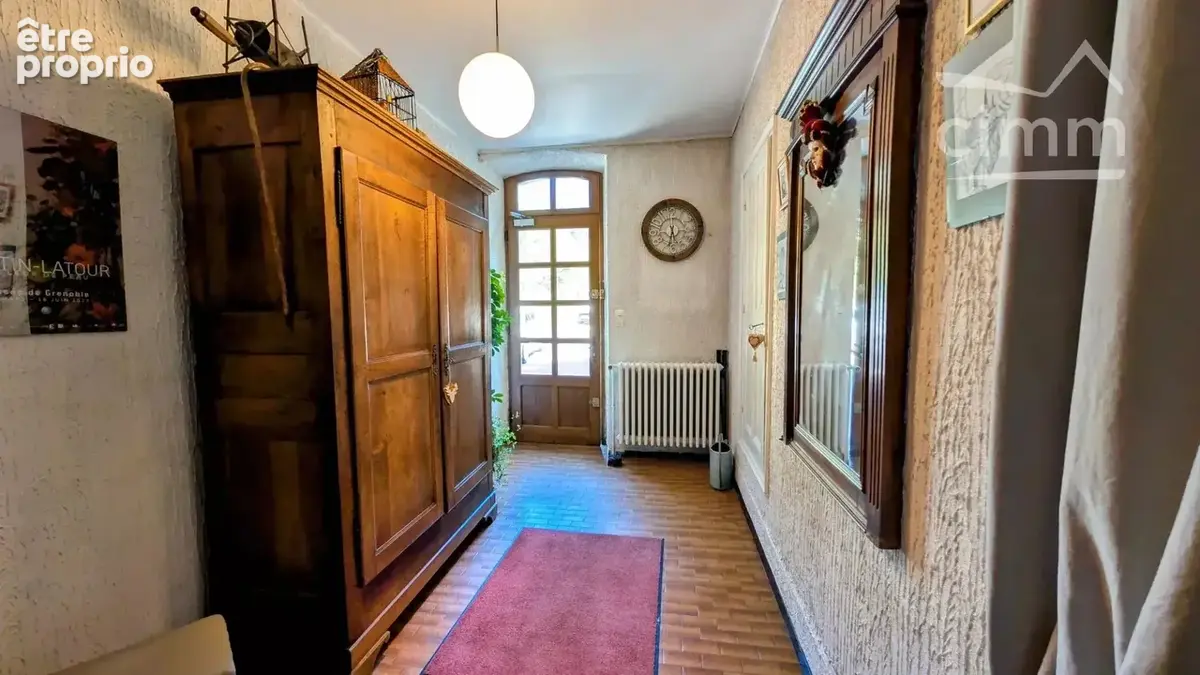 Maison de caractère en pierre avec grange attenante et fort potentiel – 427 m² au total - photo 10