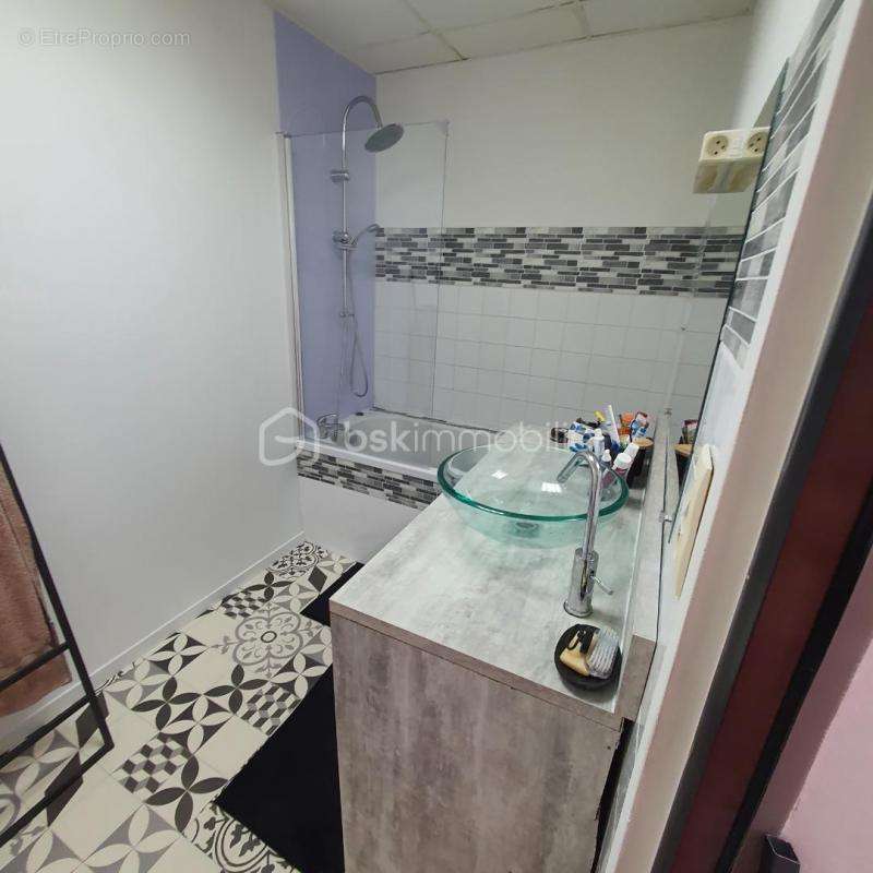 Maison à MAIRE-LEVESCAULT