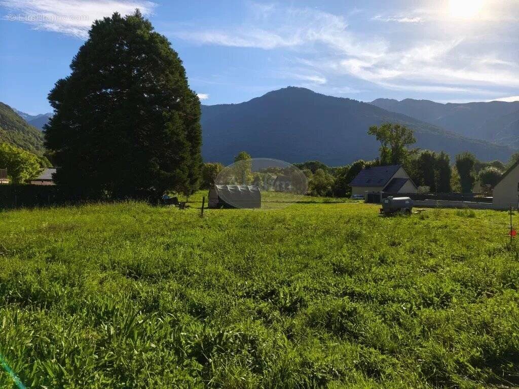 Terrain à MONTAUBAN-DE-LUCHON