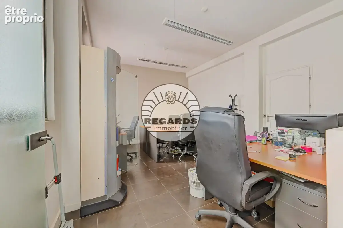 Commerce 96 m² à Issy-Les-Moulineaux  - photo 7