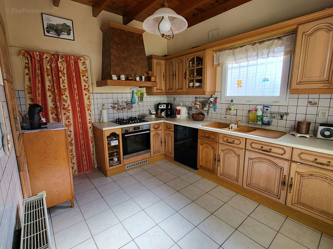 Maison à LES CLAYES-SOUS-BOIS