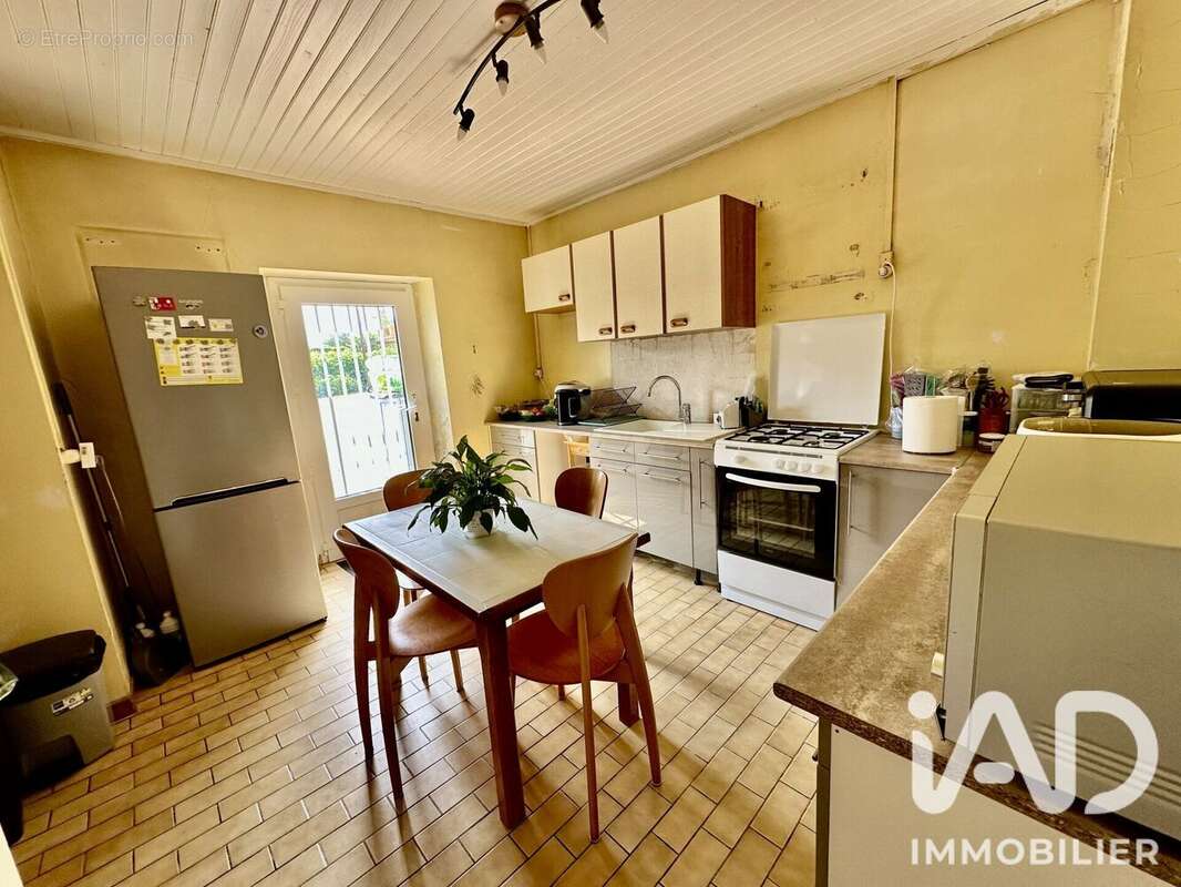 Maison 115 m² à Neuvy-Pailloux  - photo 3
