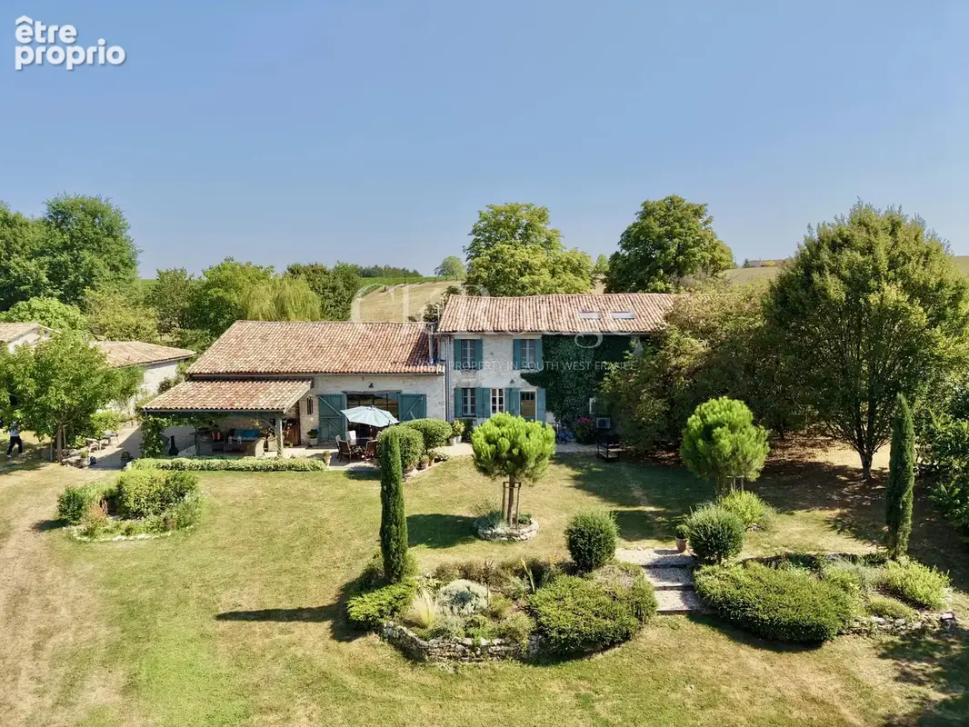 Magnifique emplacement pour cette maison de campagne avec un gîte près de Bergerac - photo 2