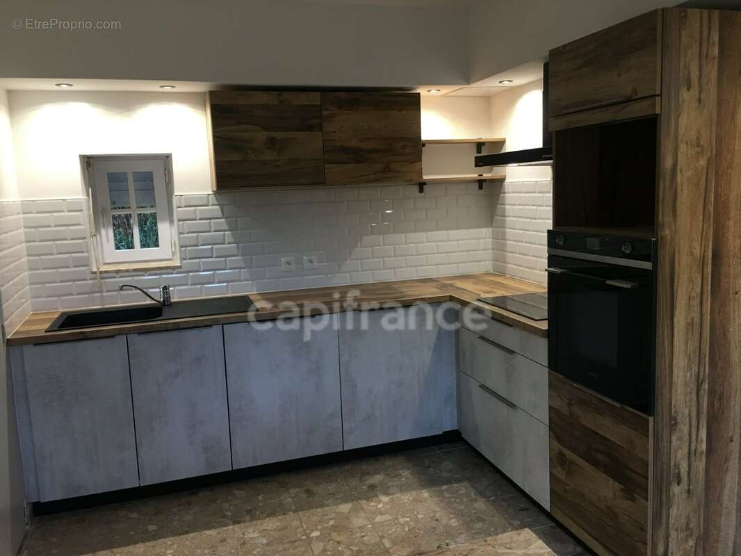 Maison en pierre avec plus d’un hectare de terrain – Berrien - photo 5