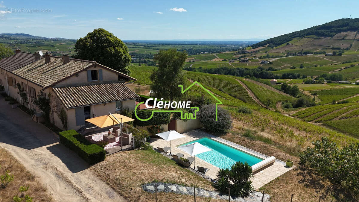 Maison 210 m² à Quincie-En-Beaujolais  - photo 2
