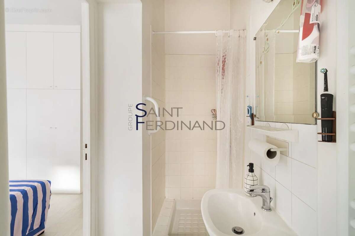 Appartement à LEVALLOIS-PERRET