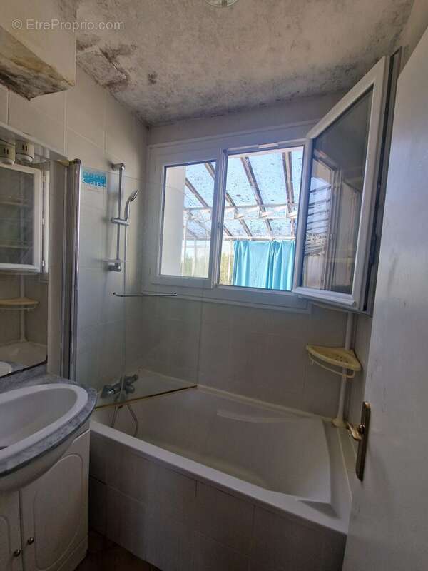 salle de bains - Maison à REZE