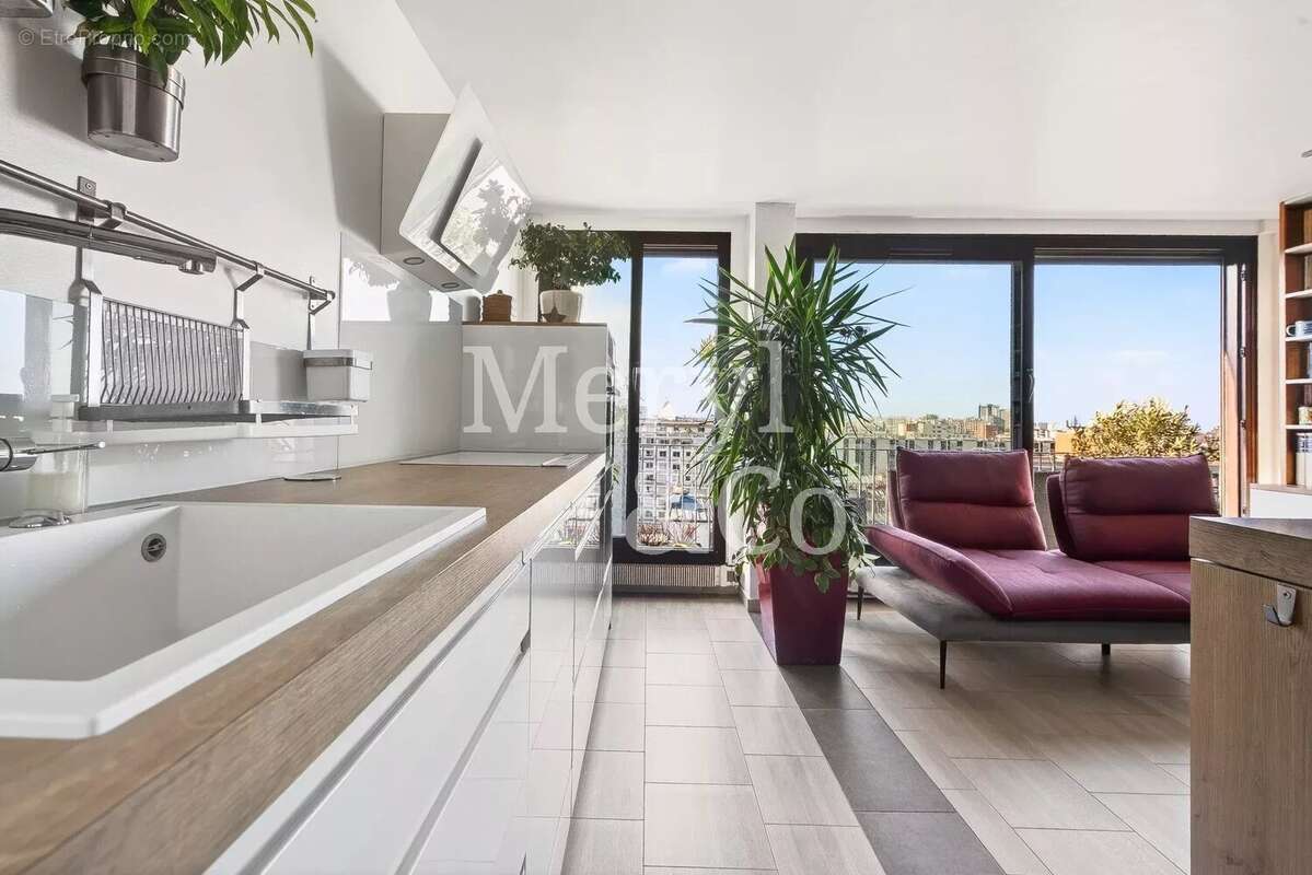 Appartement à PARIS-14E