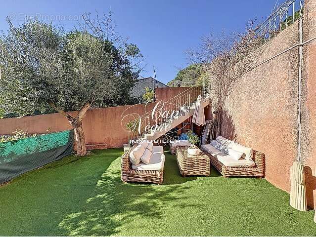 Maison de charme clé en main avec jardin proche du centre ville et des plages de cavalaire sur mer à vendre - golfe de saint tro - photo 2