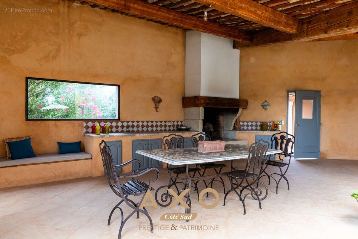 Maison à MEYRARGUES