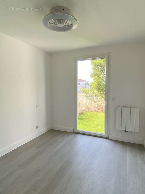 Un appartement t3, avec terrasse et jardin, garage, a perpignan sud - photo 6