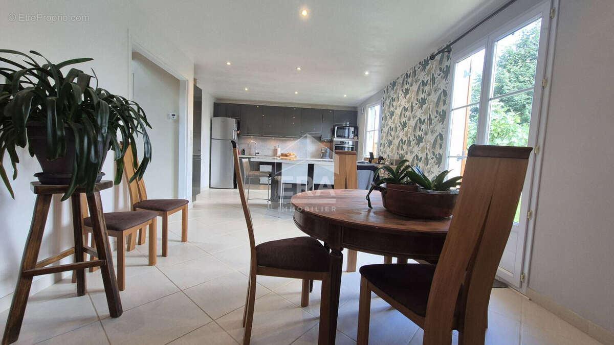 Maison à GRISY-SUISNES