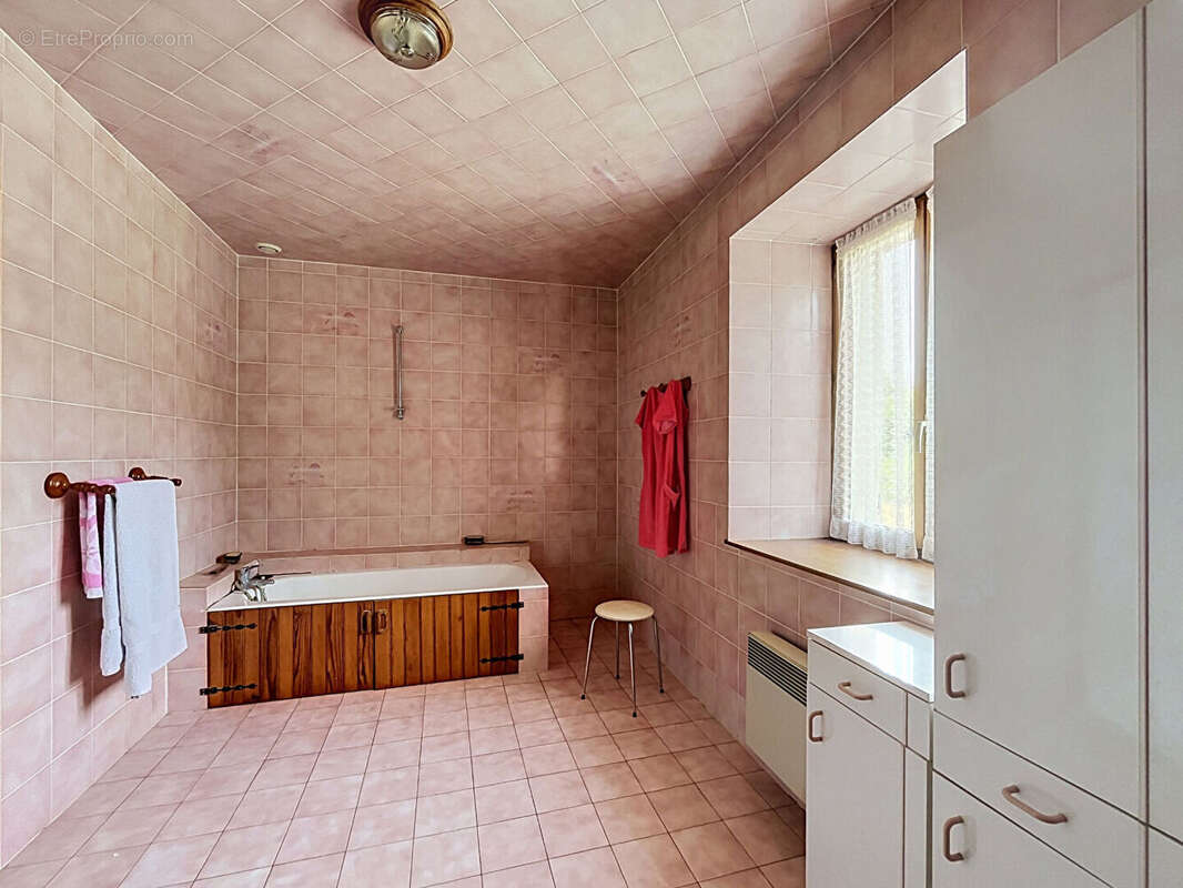 Maison Mouilleron 5 pièce(s) 158 m2 - photo 9