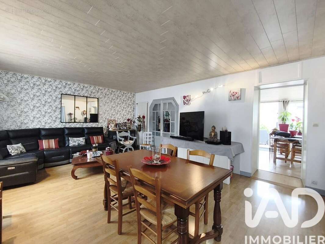 Maison 134 m² à Thouars  - photo 2