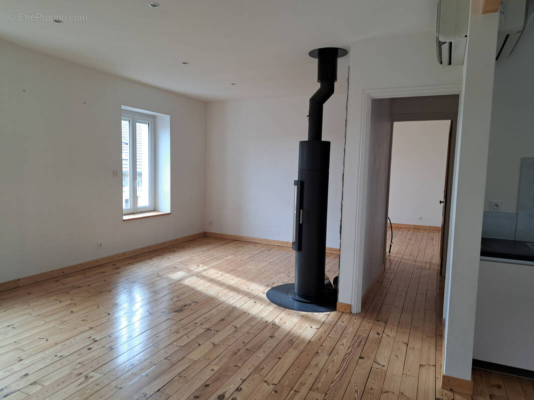 Appartement à LE CHAMBON-SUR-LIGNON