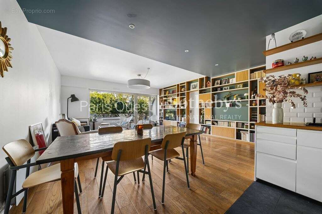Appartement à NEUILLY-SUR-SEINE