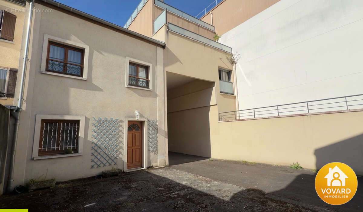 Maison à SARCELLES