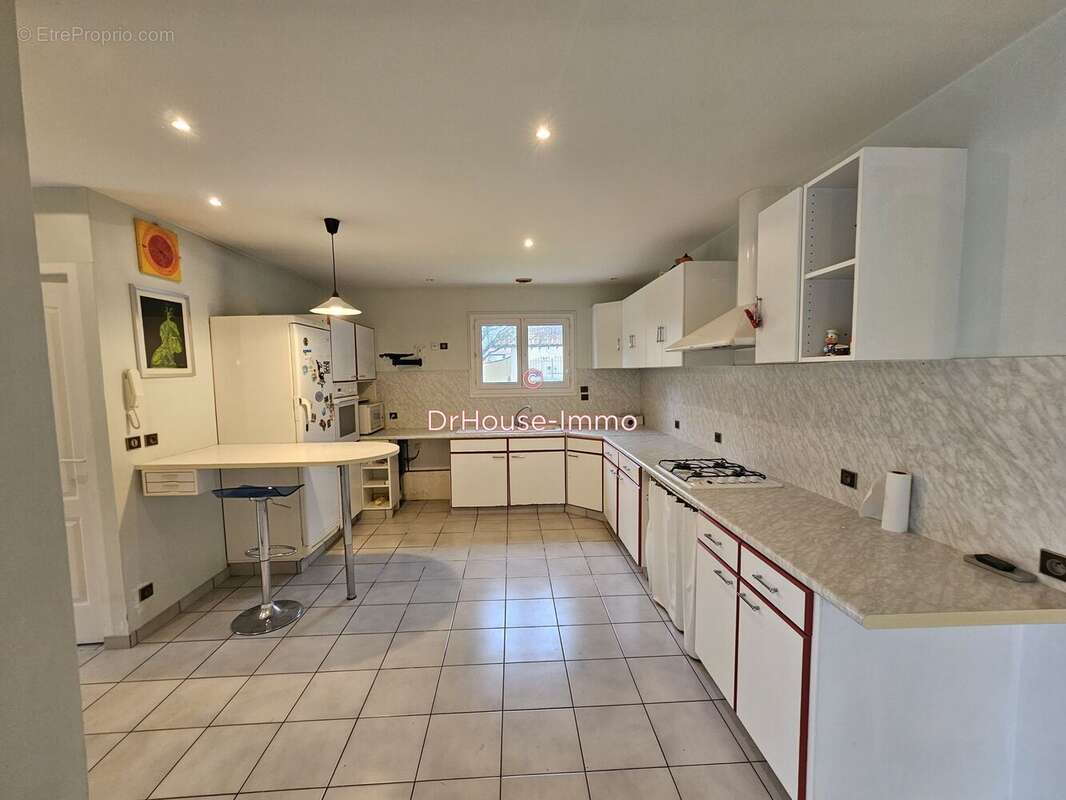 Maison à SAINT-GENES-DE-BLAYE