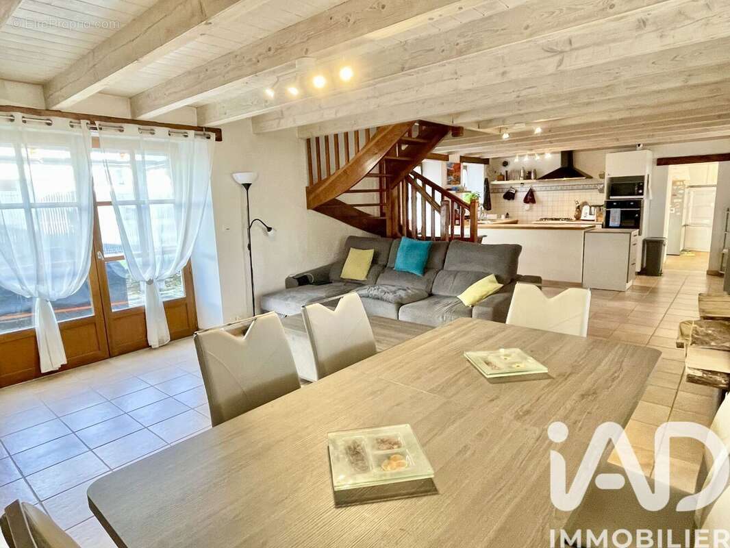 Photo 2 - Maison à CORDEMAIS