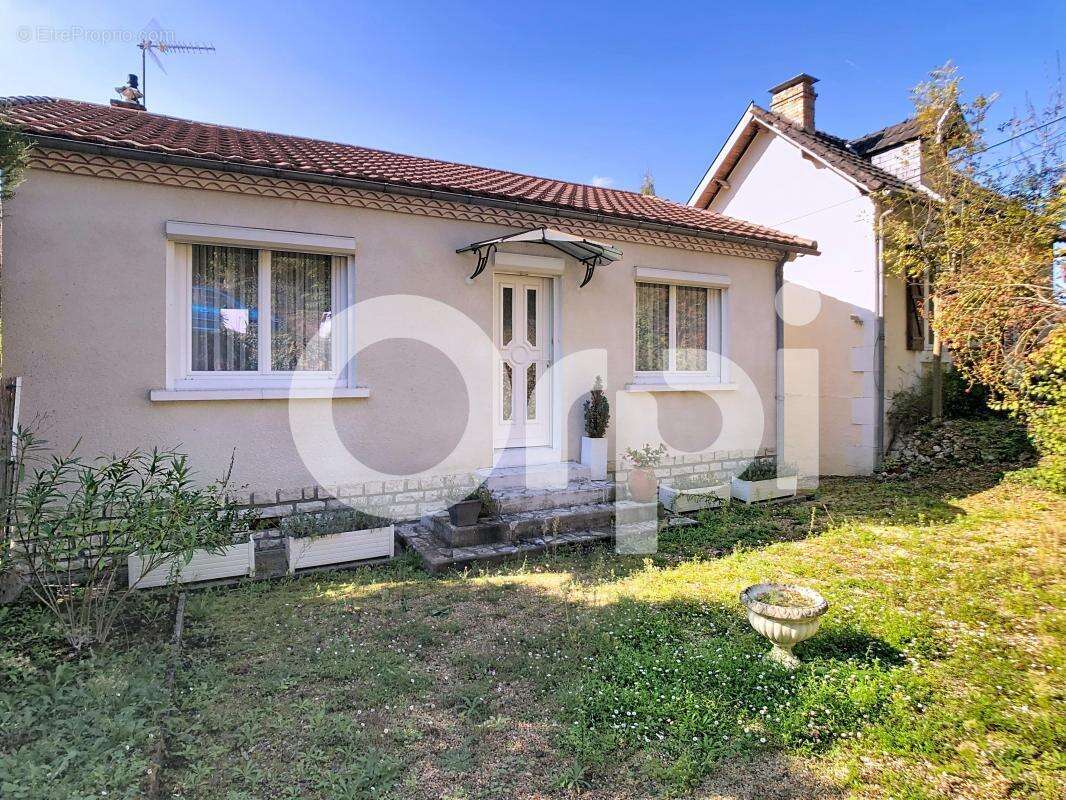 Maison à NOTRE-DAME-DE-SANILHAC