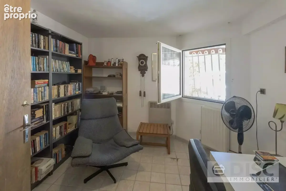 Belle maison moderne avec 1 hectare de terrain et belles vues - photo 17