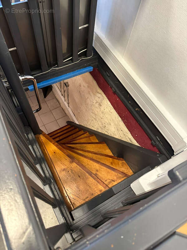 Commerce à PARIS-11E