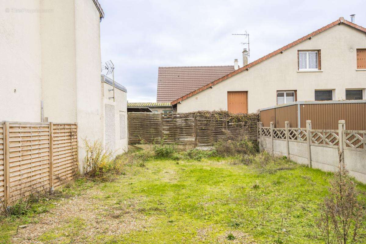 Terrain à CONFLANS-SAINTE-HONORINE