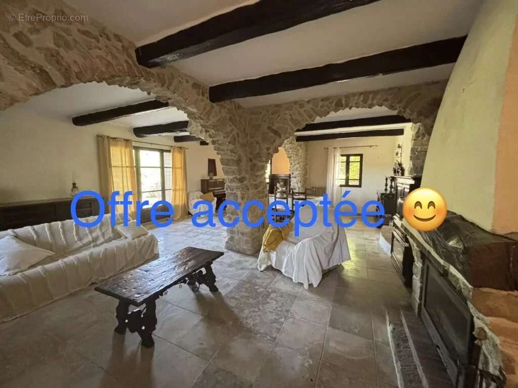 Maison de caractère – Châteaudouble (Var) 213 m² – Plus de 8 hectares – 699 000 € - photo 2