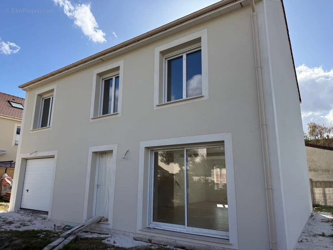 Maison à EGLY